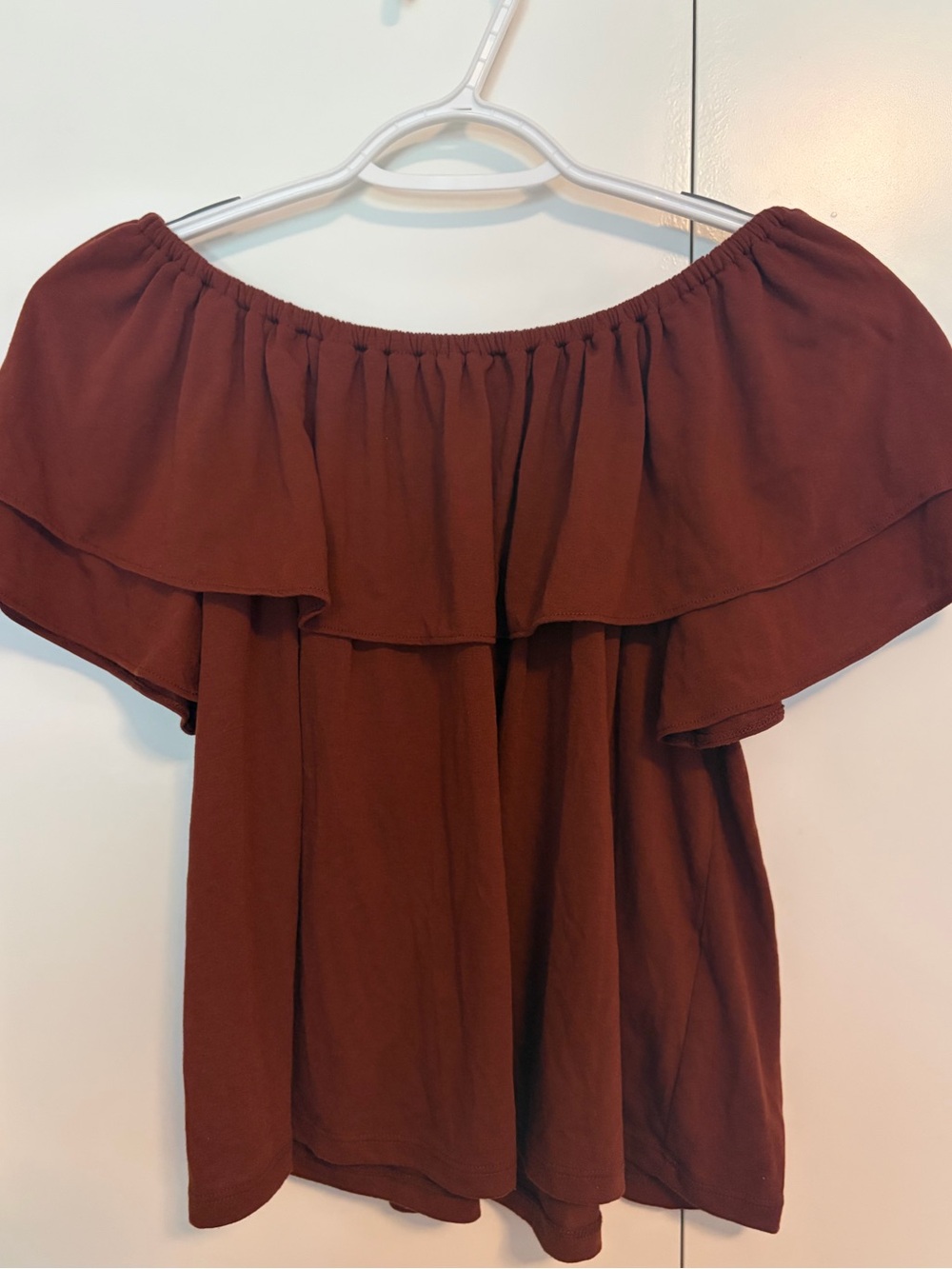 UNIQLO Off-Shoulder Ruffle Top - Picture 3 of 5